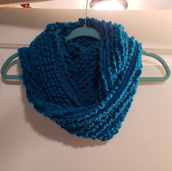 Infinity Scarf - Picture 3 of 5